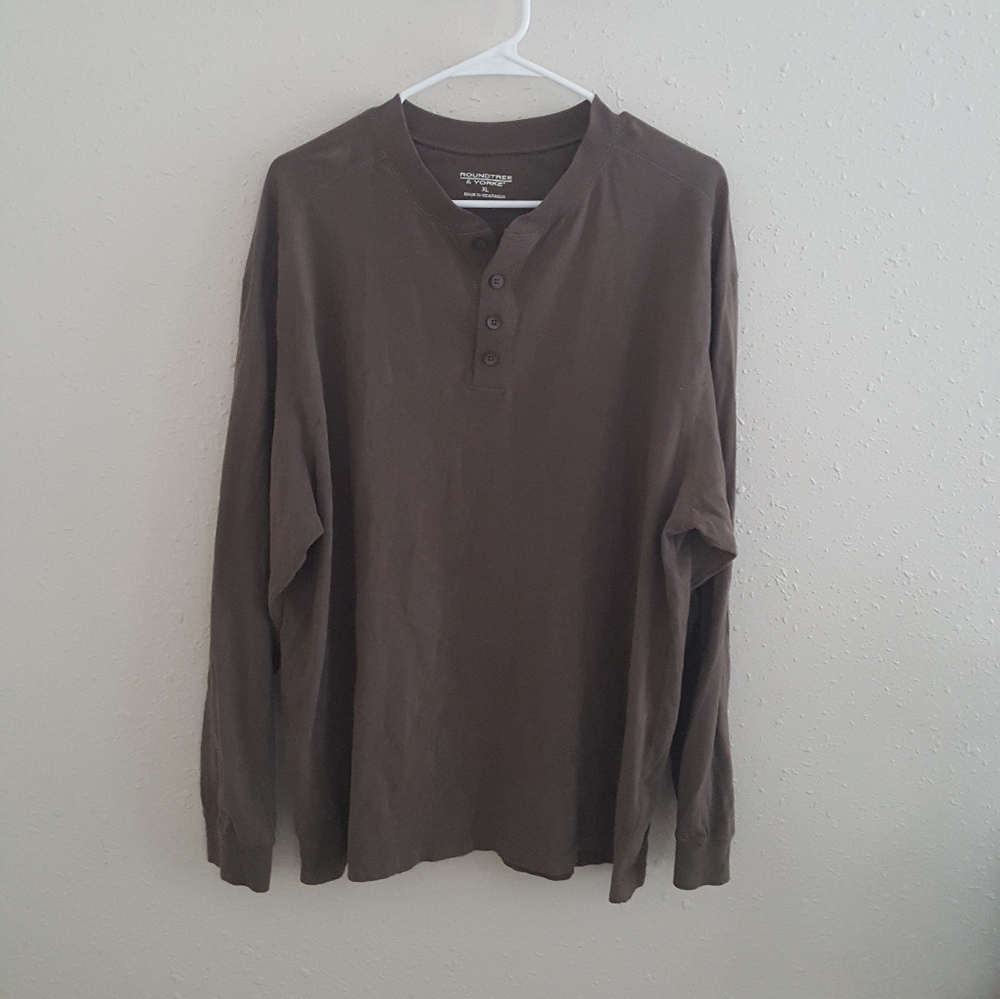 Roundtree and Yorke men's long sleeve T shirt